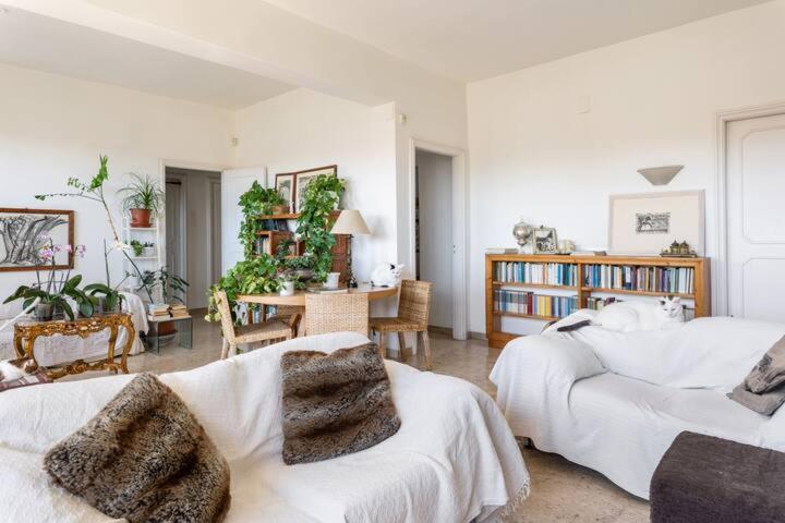 Large E Small Private Bathroom Between Mondello And Old Town! Free Park! Palermo