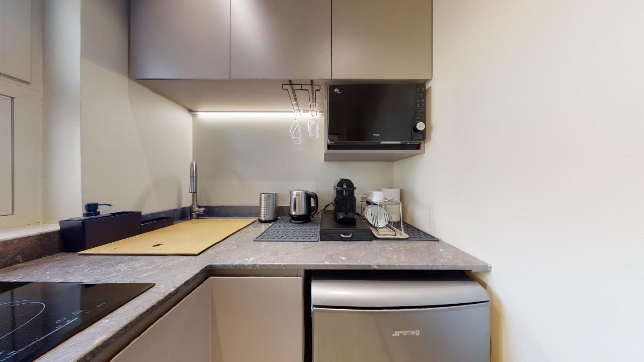 Carletta's Aparta-suite &