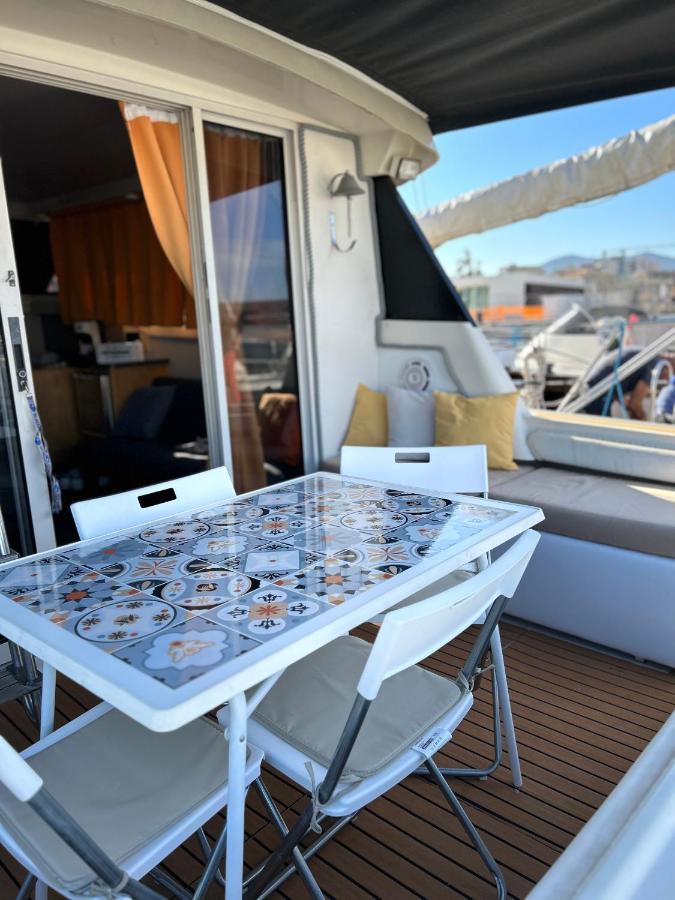 Giorgia House Boat Botel *