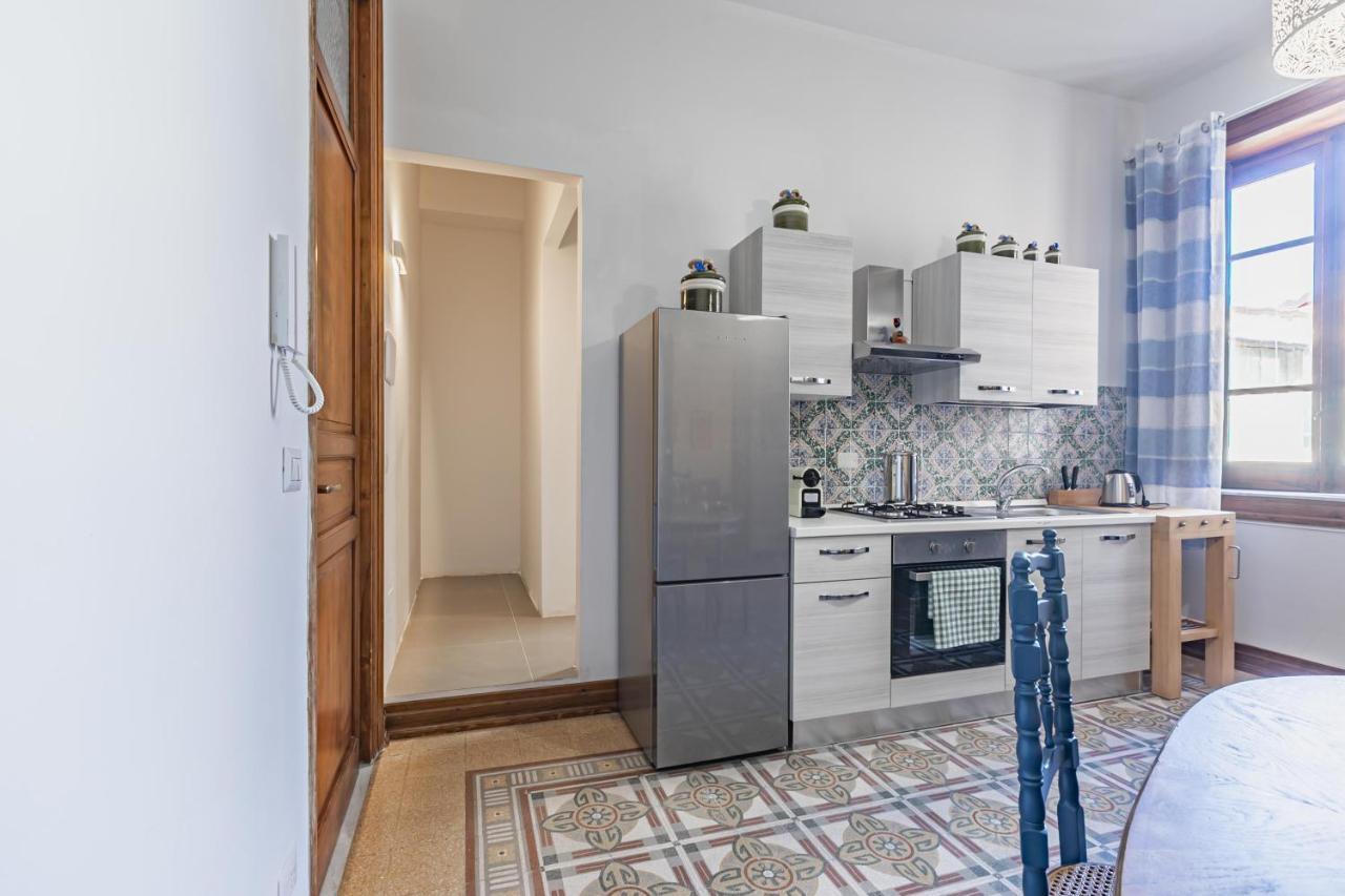 Botanical Gardens And Giulia Lovely Apartment