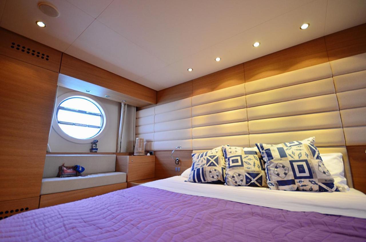 Layla Yacht Botel