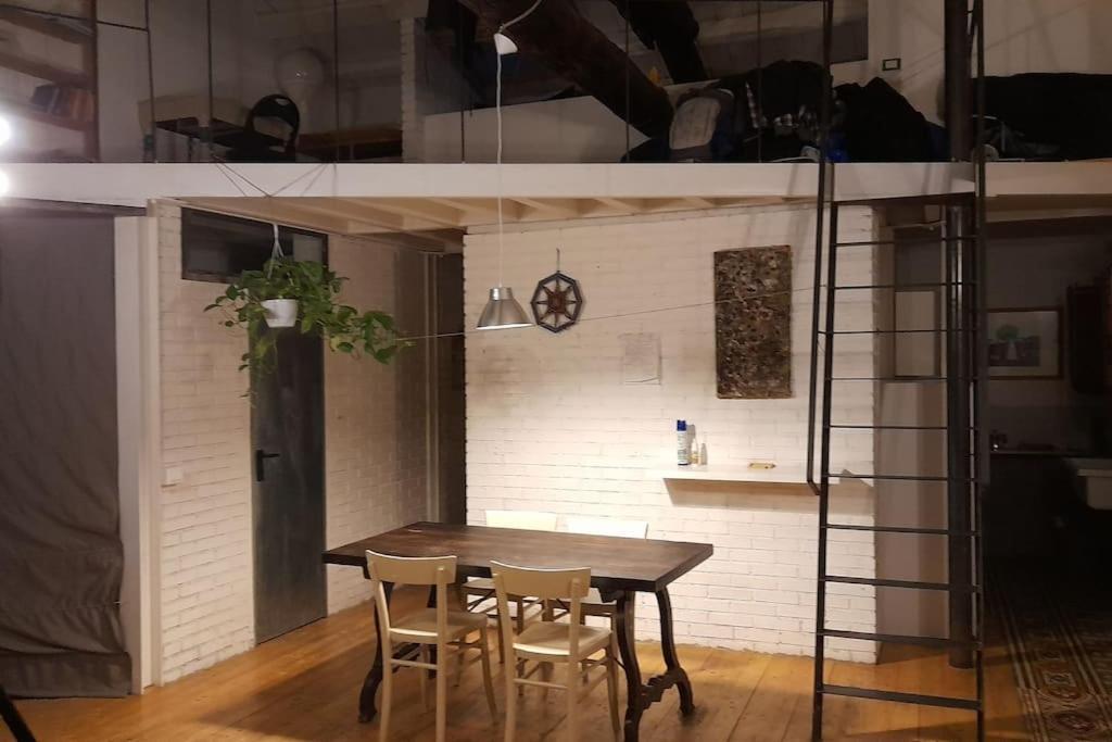 Apartment Beautiful House With Old Industrial Chimney *
