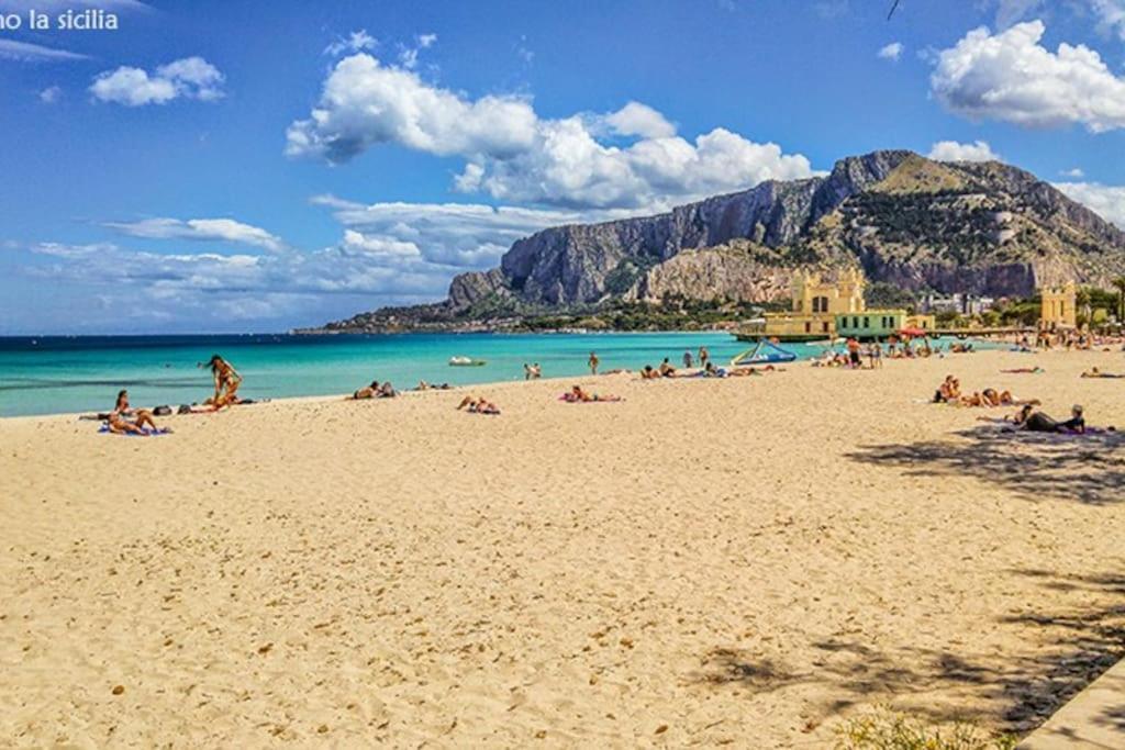 Hospedagem domiciliar Large E Small Private Bathroom Between Mondello And Old Town! Free Park! Palermo