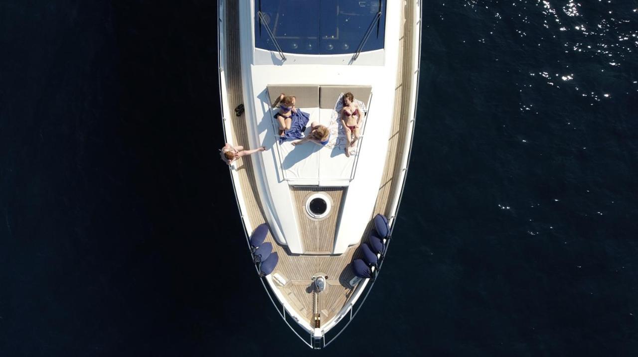 Layla Yacht Botel