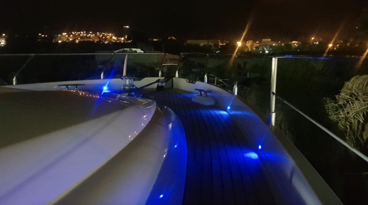 Botel Layla Yacht Palermo