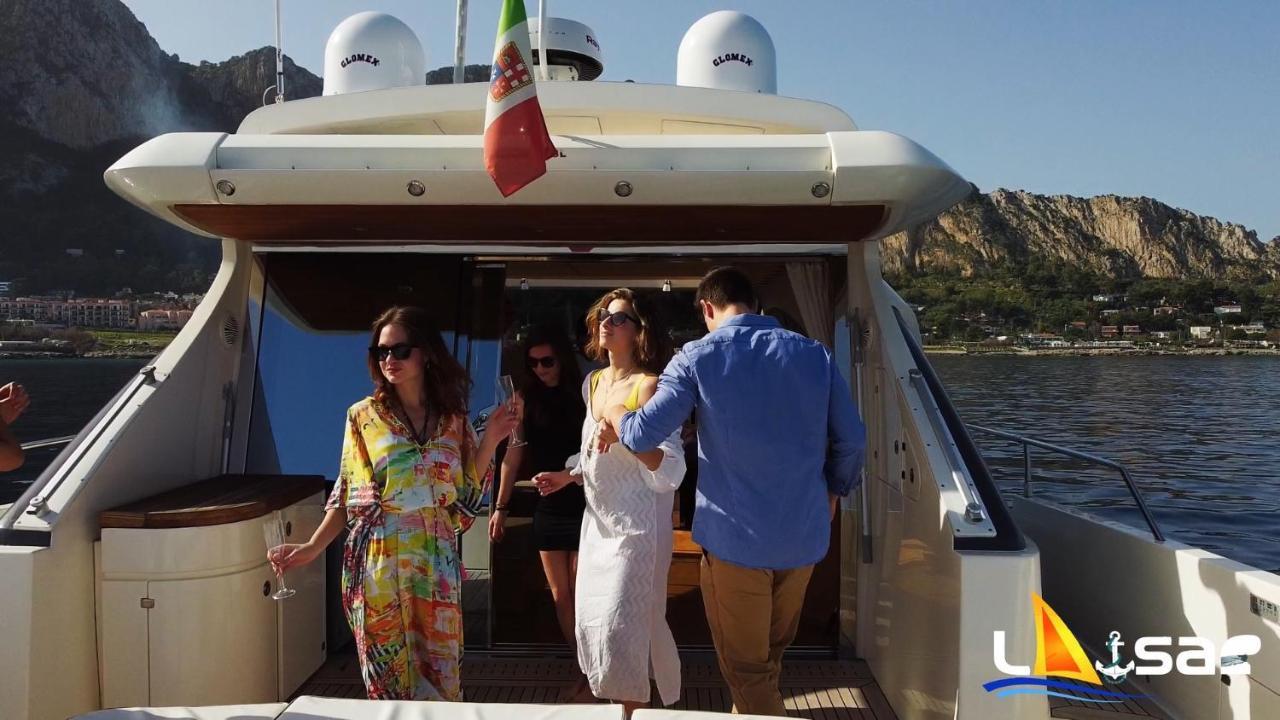 Layla Yacht Botel *