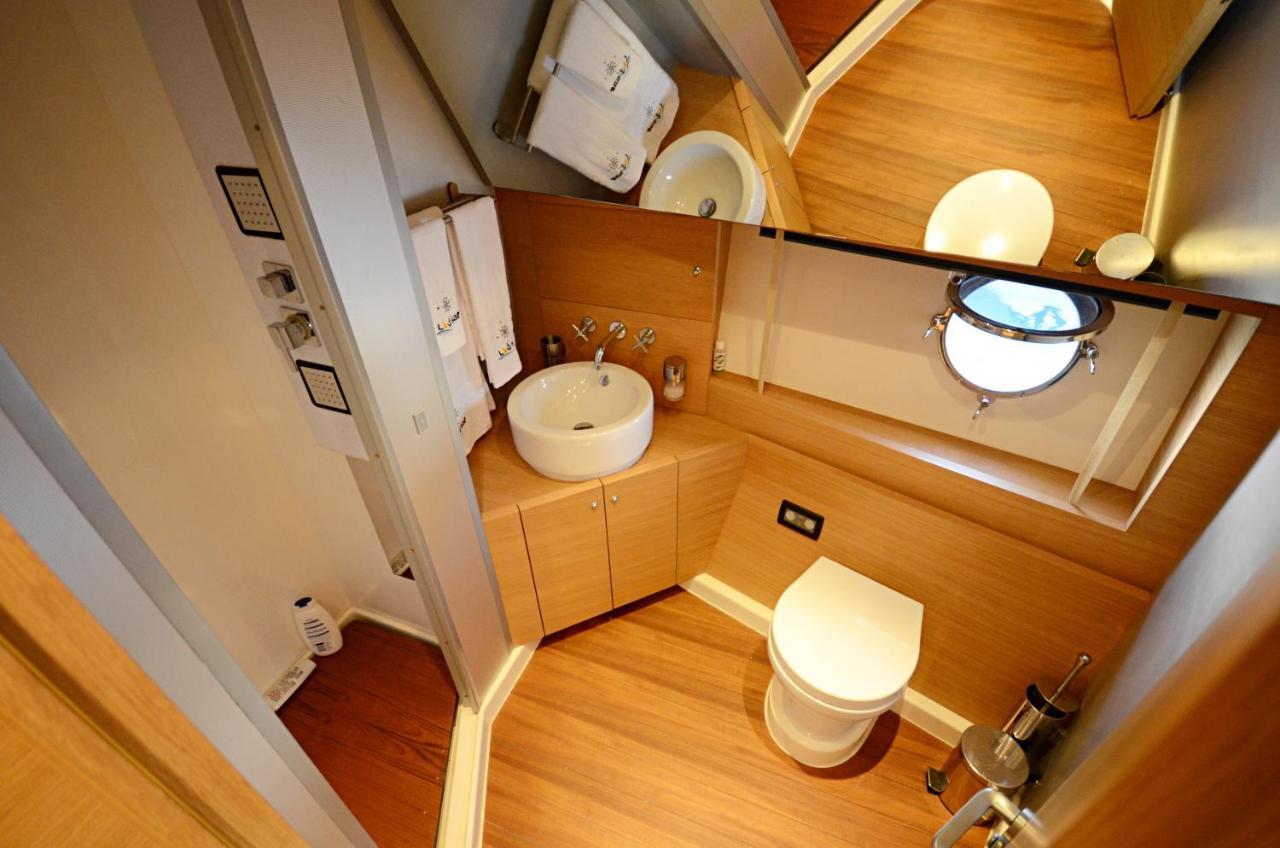 Botel Layla Yacht Palermo