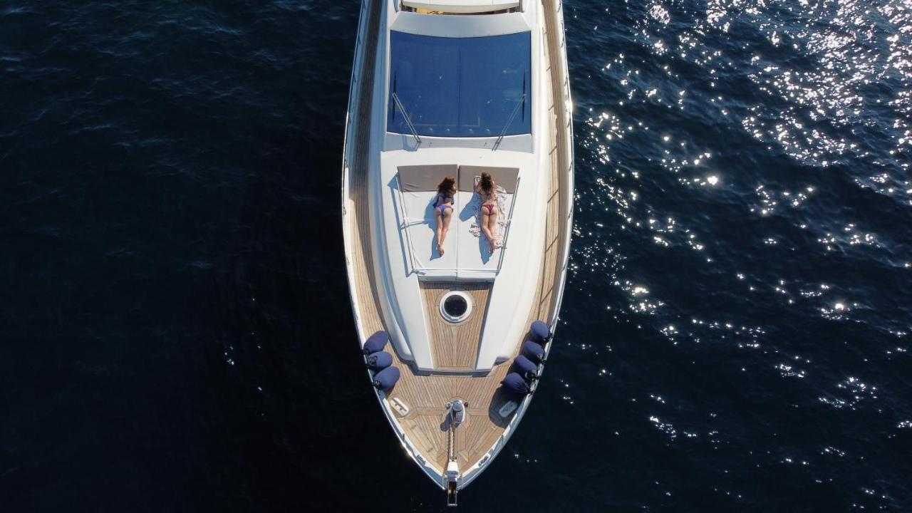 Layla Yacht Botel *