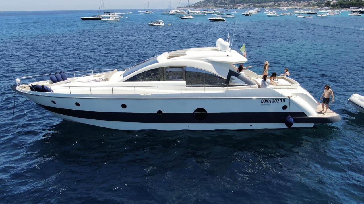 Botel Layla Yacht