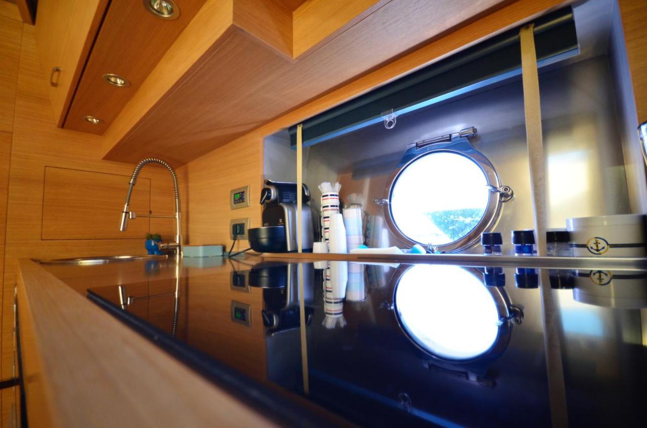Botel Layla Yacht *