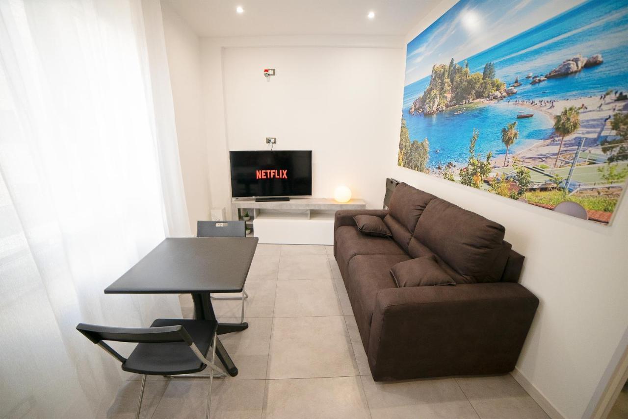 Life Guest house *