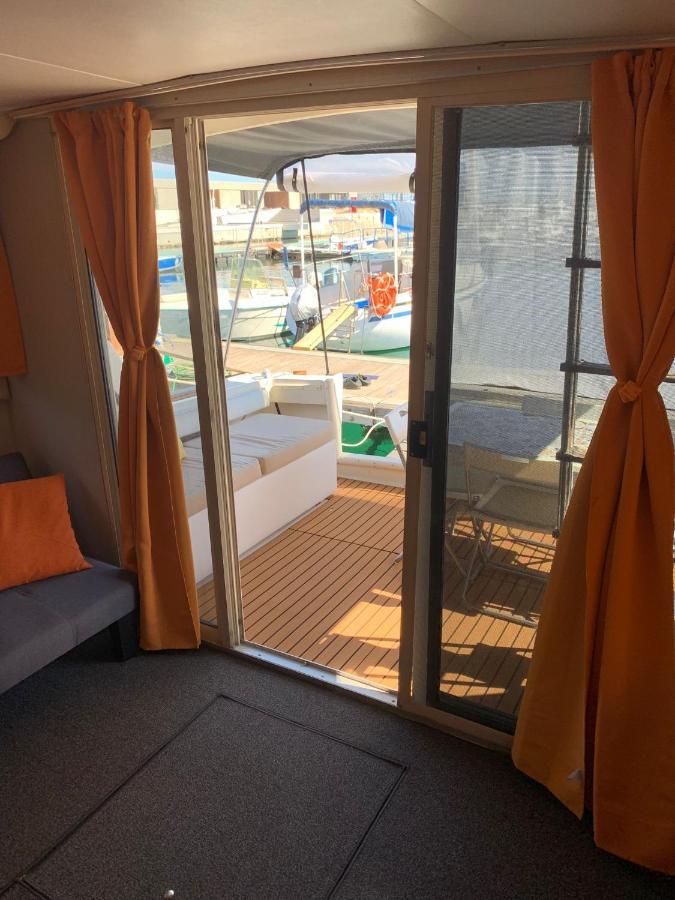 Botel Giorgia House Boat *