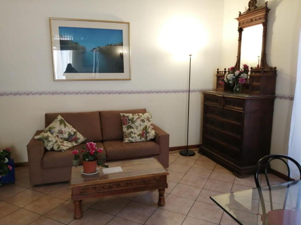 Charming Mezzanine Flat In Centre Apartamento *