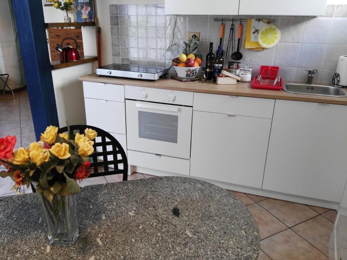 Charming Mezzanine Flat In Centre *