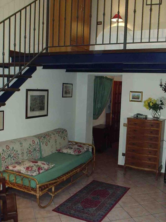Charming Mezzanine Flat In Centre