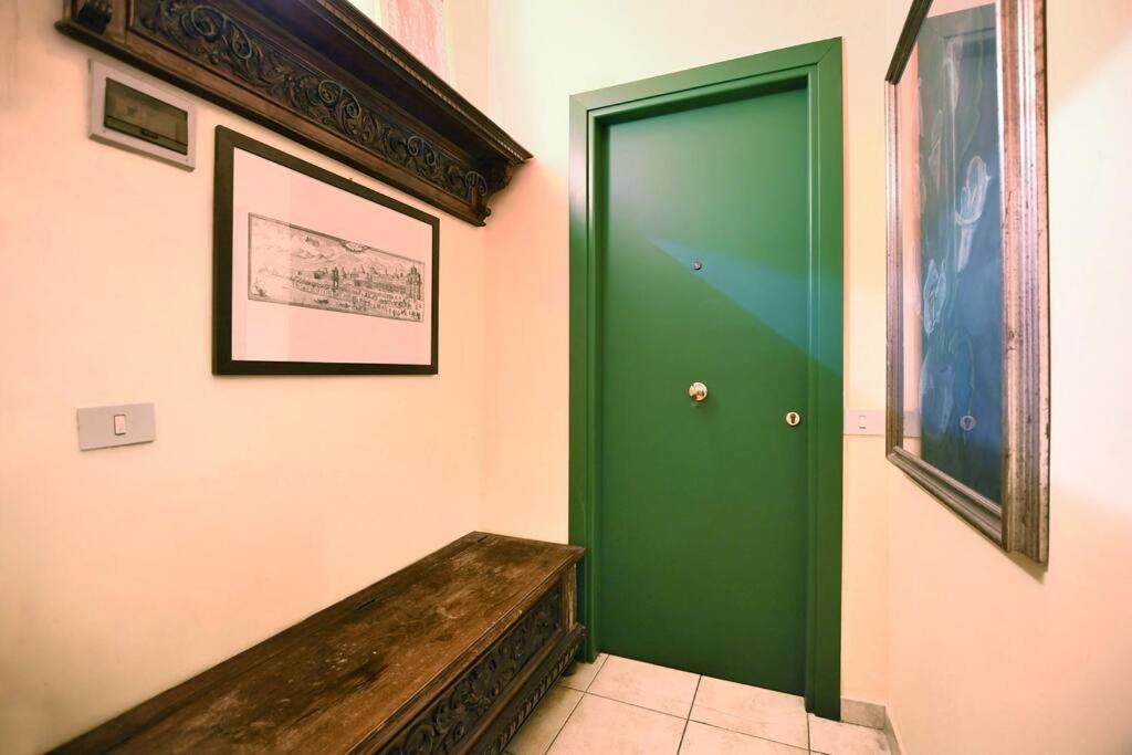 Apartment Iflat Al Vicolo Del Centro Palermo