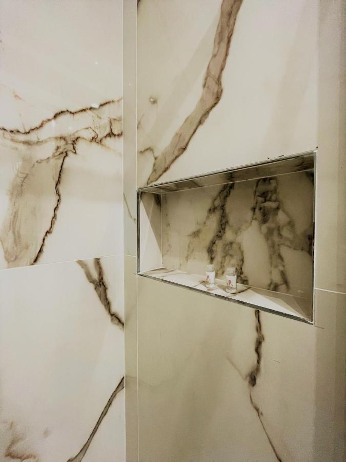 Apartment Wood & White Palermo