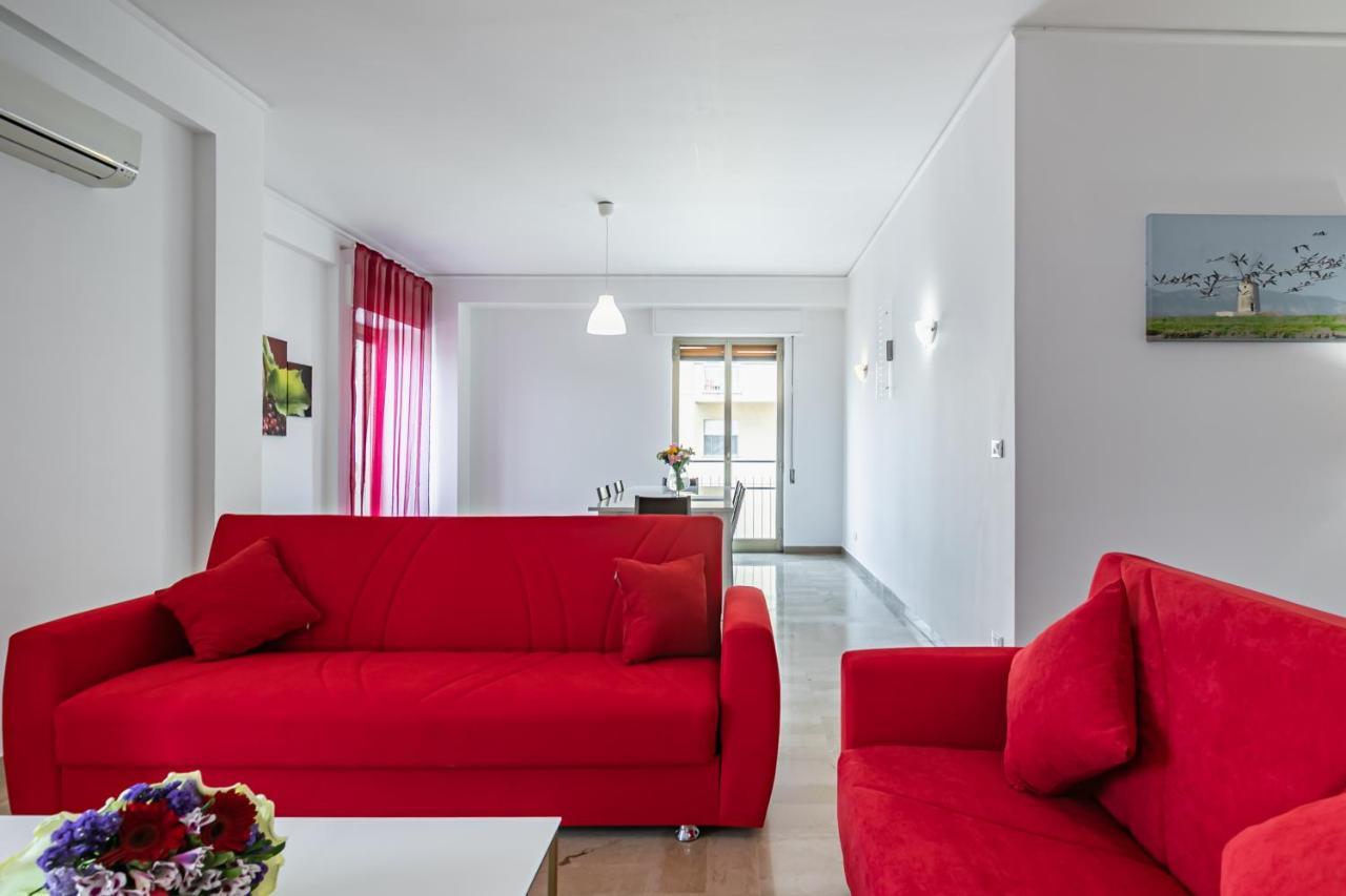Via Liberta Roomy Apartment