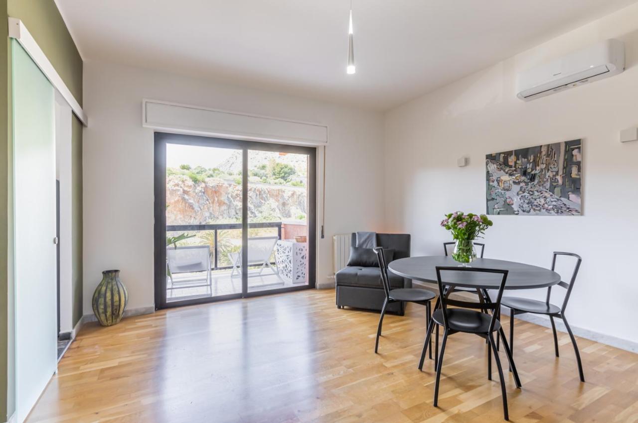 Arenella Elegant With Private Parking Apartment