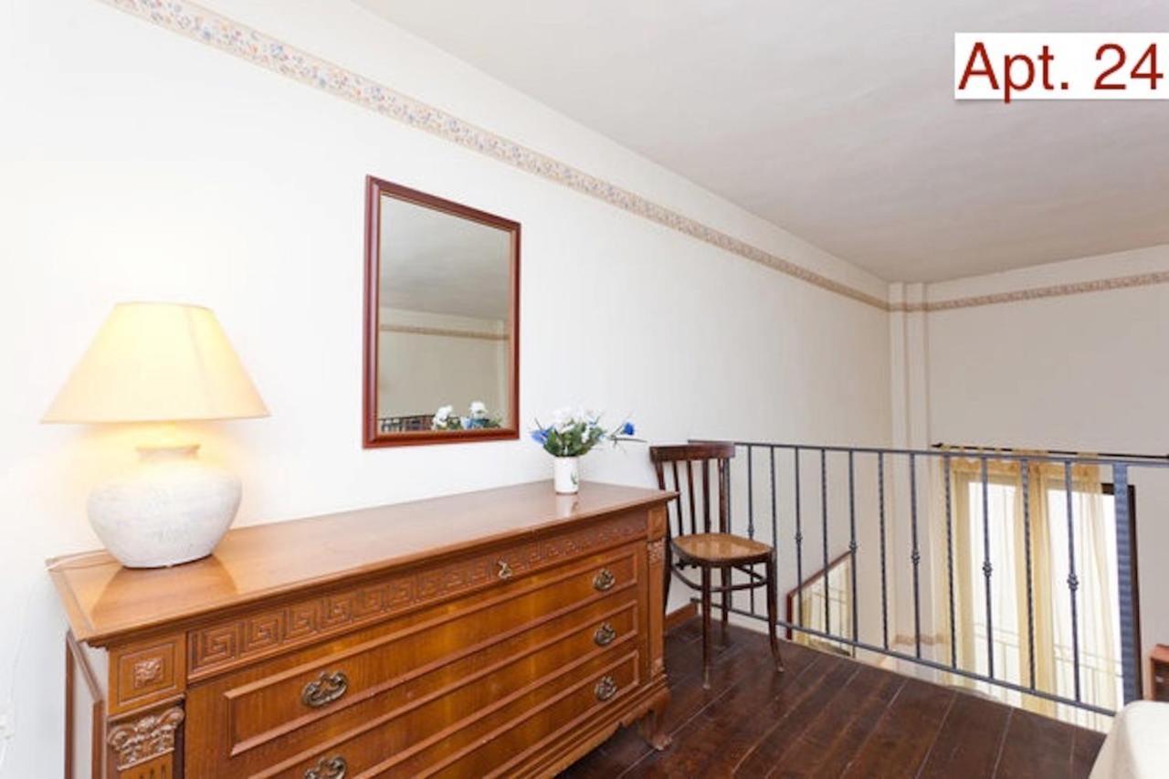 Charming Mezzanine Flat In Centre Apartamento Palermo