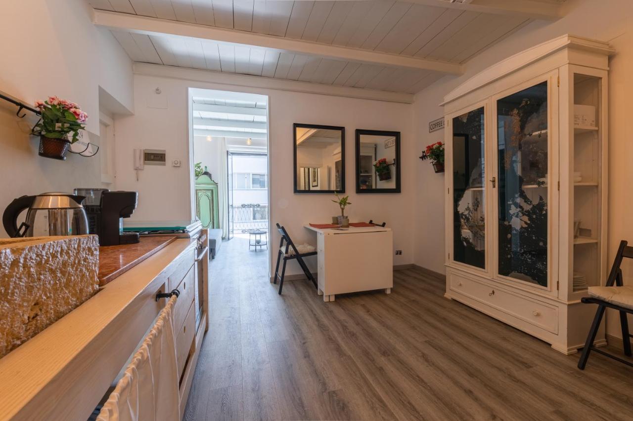 Elly House Holiday home Palermo