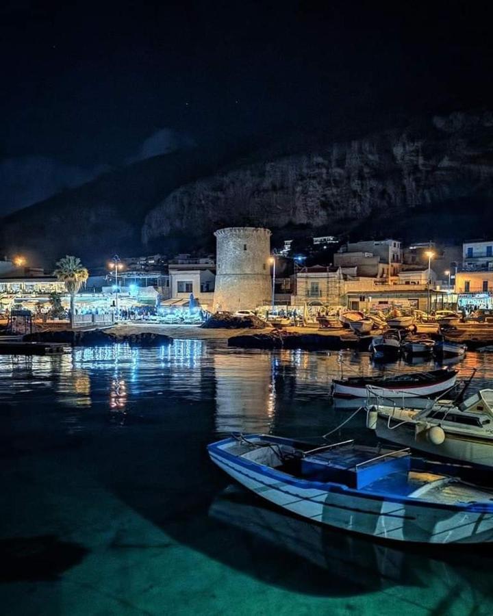 Mondello Manick Mare Apartment