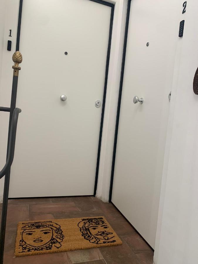 Apartment Calderai 82 1 E 2 *