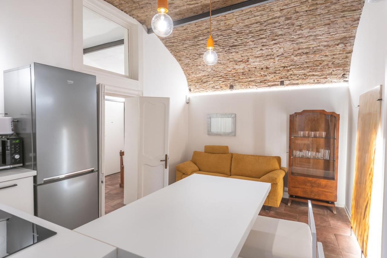 Apartment Calderai 82 1 E 2