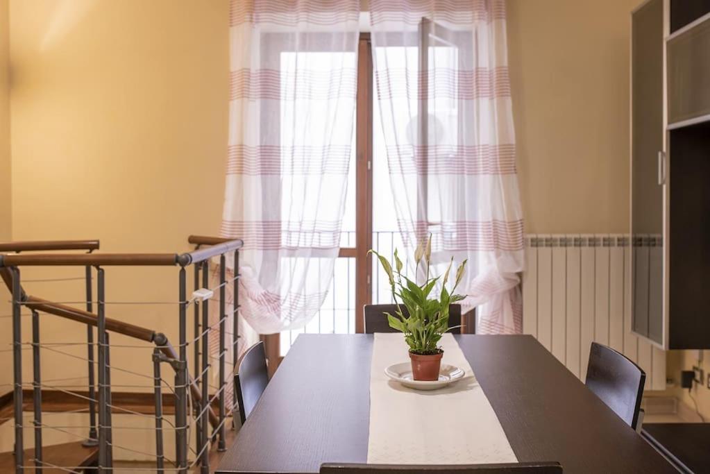 Domus Ameliae Cozy And Charming Apt At Cathedral