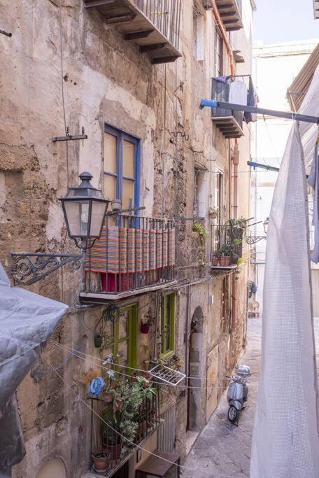 Domus Ameliae Cozy And Charming Apt At Cathedral Apartment Palermo