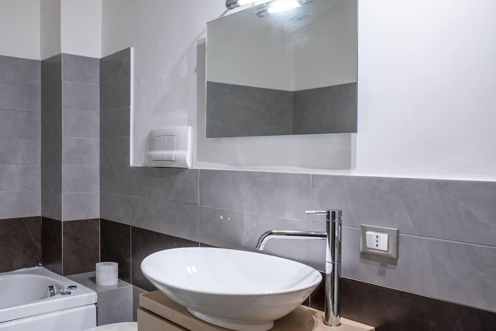 Domus Ameliae Cozy And Charming Apt At Cathedral Palermo