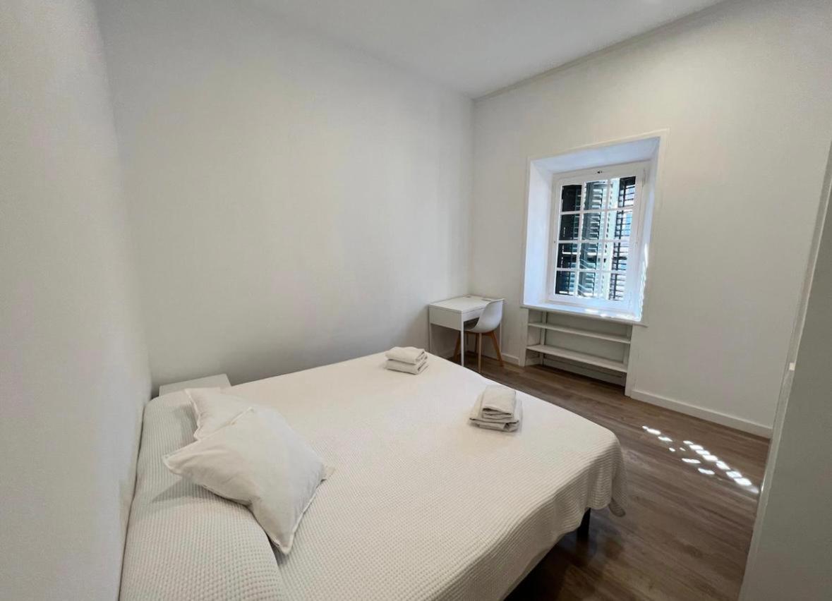 Oasis Apartment-open Minded Libertine Naturists Age 18-36 Hostel Palermo