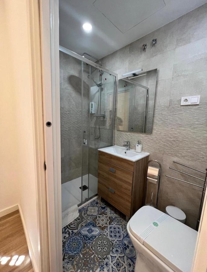 Oasis Apartment-open Minded Libertine Naturists Age 18-36 Hostel *