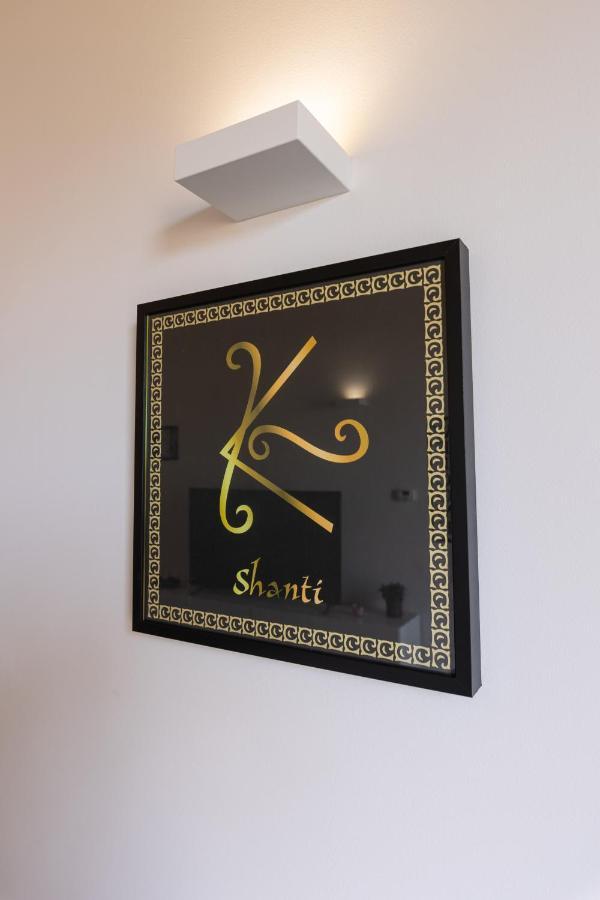 Apartment Shanti House