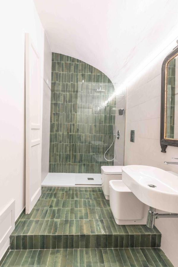 Apartment Calderai 82 1 E 2 *