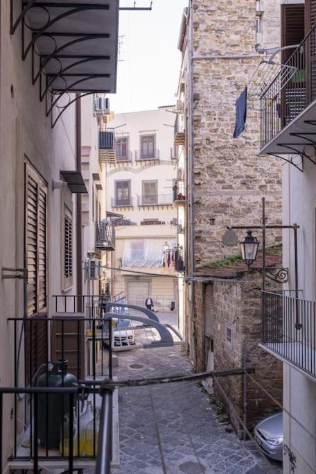 Domus Ameliae Cozy And Charming Apt At Cathedral Apartment