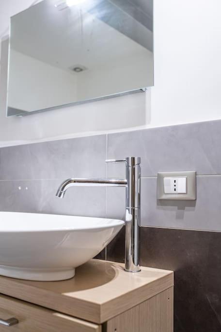 Domus Ameliae Cozy And Charming Apt At Cathedral Apartment