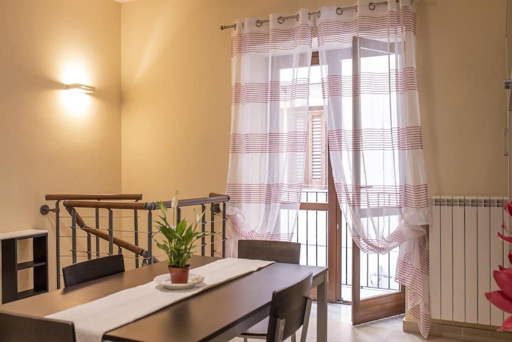 Domus Ameliae Cozy And Charming Apt At Cathedral Palermo