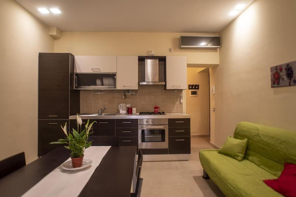 Domus Ameliae Cozy And Charming Apt At Cathedral *