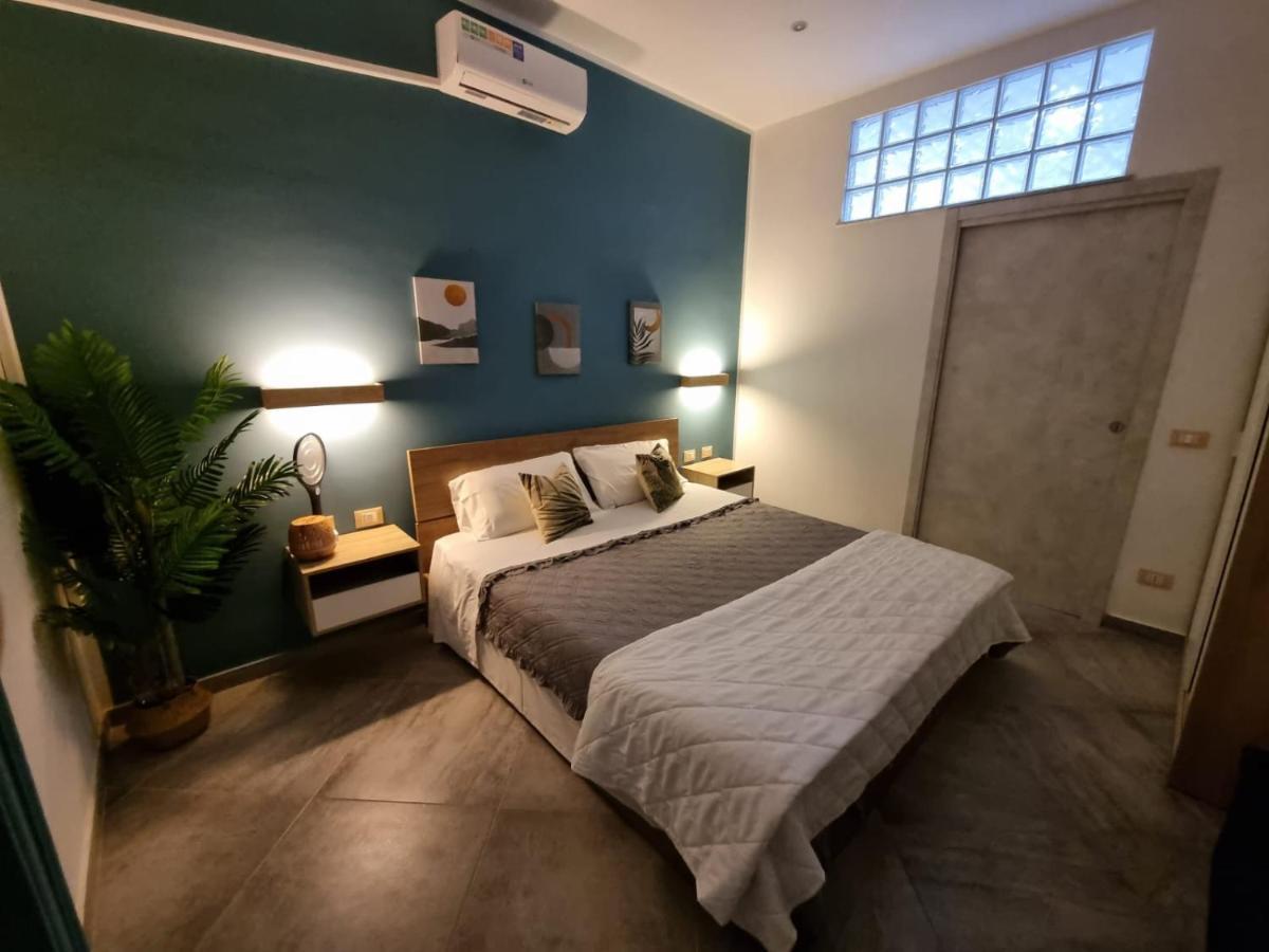 Decollati House