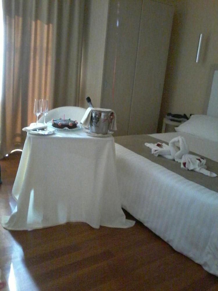 Esperia Hotel