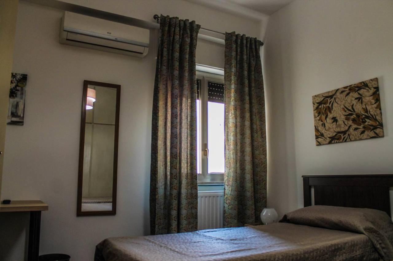 Alexander House Affittacamere *