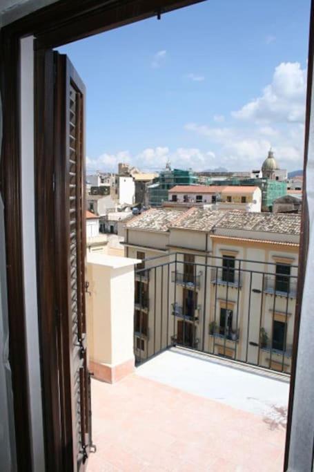 Apartment A Terrace In The Heart Of Palermo