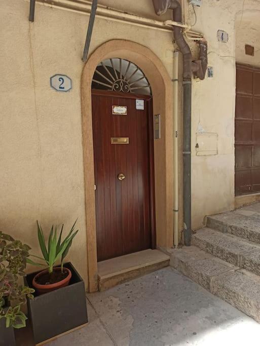 Apartment A Terrace In The Heart Of