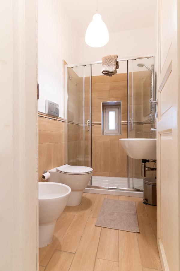 Four Luxury Apartamento *