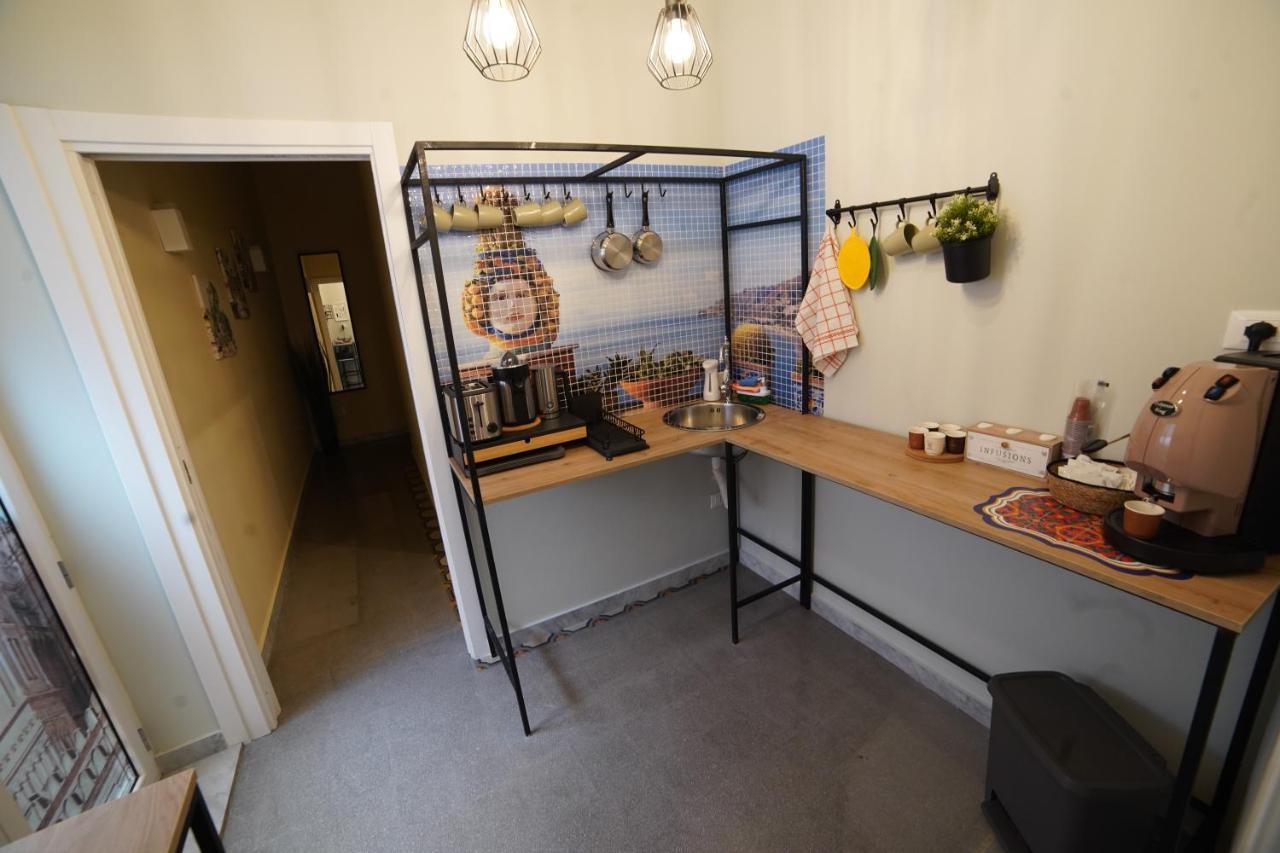 Acomodação com café da manhã  Domus Maqueda Palermo