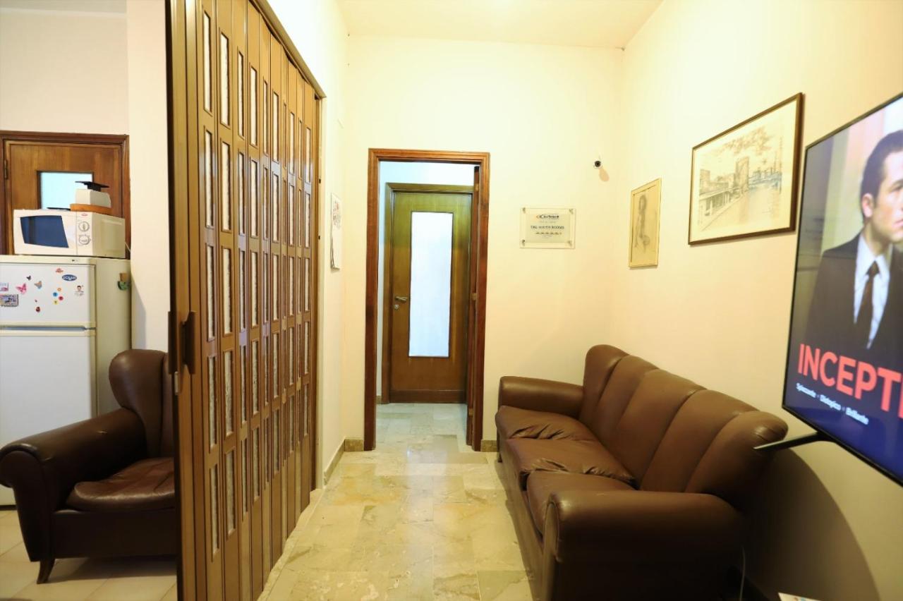 Hostel Aperitif - Happy Time - Naturist Culture Under 40 Tourists And Students - Free Bed For Volunteers *