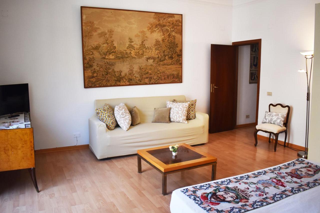 Apartamento Nel Centro Storico Di - Via Meli's House