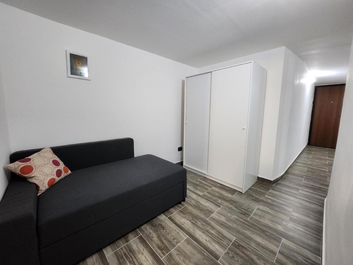 Don Vito's Home, Dsg2 Short Lets, 250 Mt Metro Apartment *