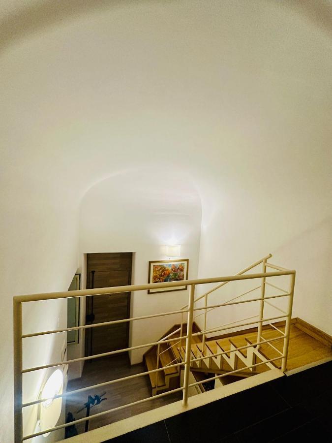 Albanese Apartment